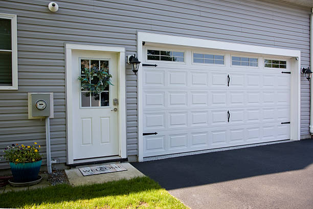 24/7 Emergency Garage Door Panel Replacement experts in Belle Chasse, LA